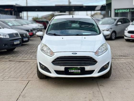 FORD FIESTA 1.6 TITANIUM PLUS HATCH 16V FLEX 4P POWERSHIFT FORD FIESTA 1.6 TITANIUM PLUS HATCH 16V FLEX 4P POWERSHIFT